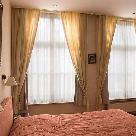 Hotel Duc De Bourgogne 3*