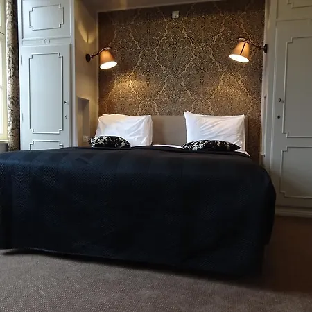 Duc De Bourgogne Hotel 3*